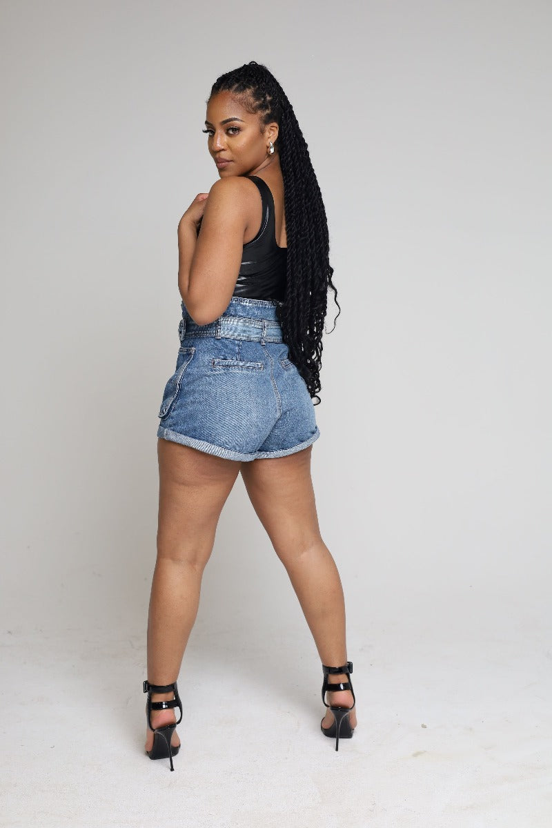 Shorts vaqueros con bolsillo excedente y talle alto Paperbag